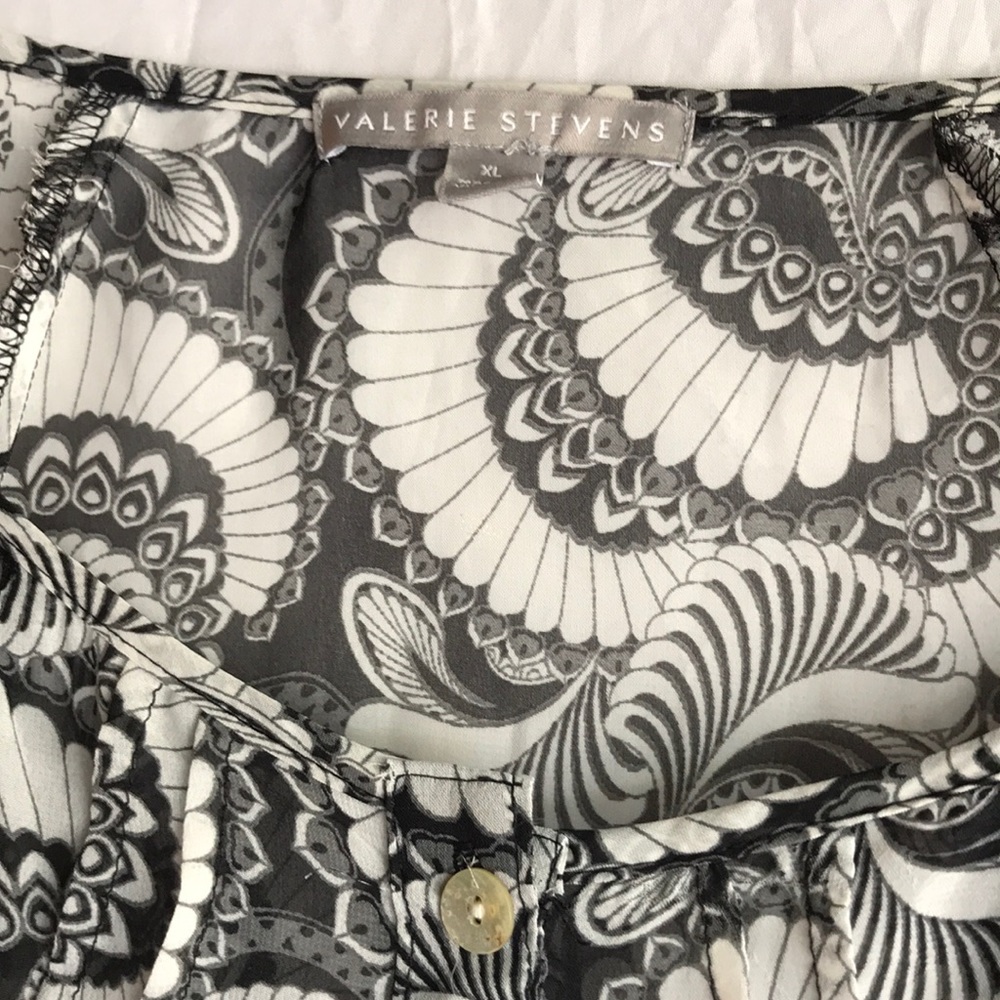 Blouse - Picture 2 of 5